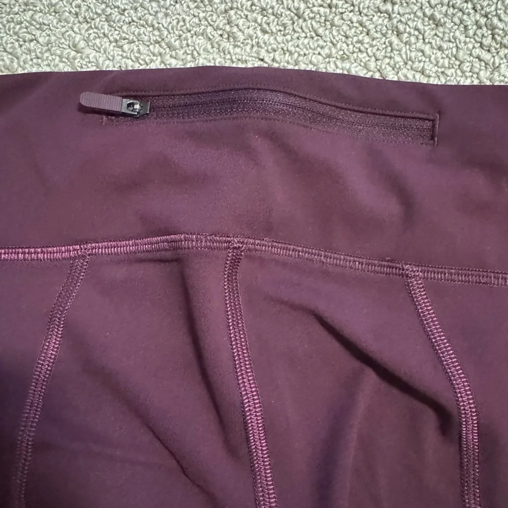 Lululemon pace rival size 4